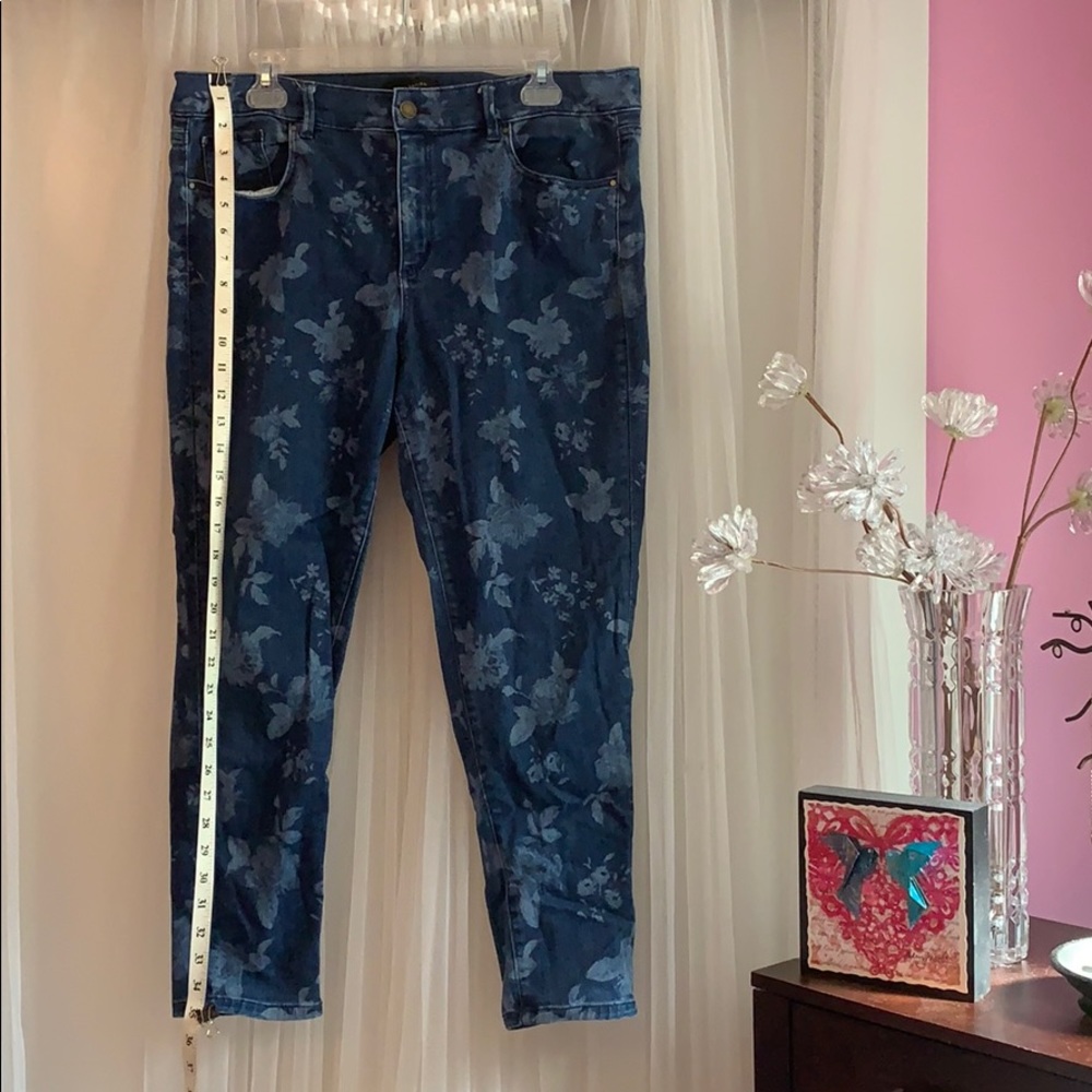 👖👖 #AnnTaylor Floral Skinny Crop Jeans 👖👖